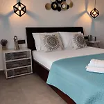Alexandra Apartment